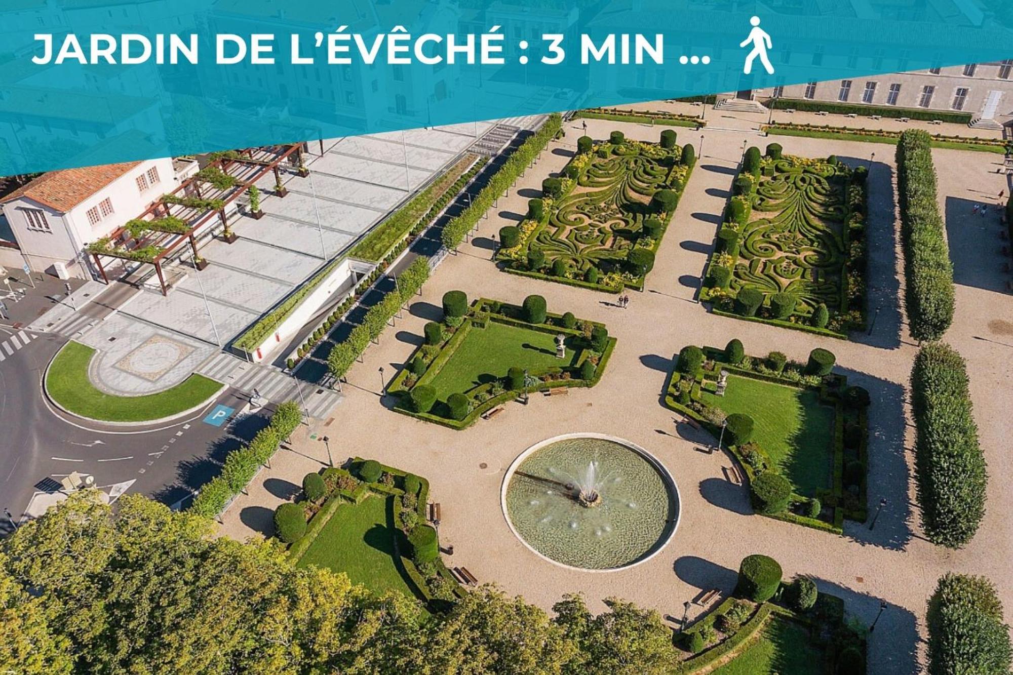 Appartement L'intemporel - Grand T2 Climatise, Terrasse Couverte En Hypercentre Castres (Tarn)